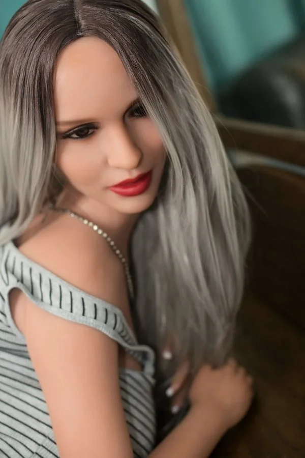Surke Große Brüste sex dolls Bilder