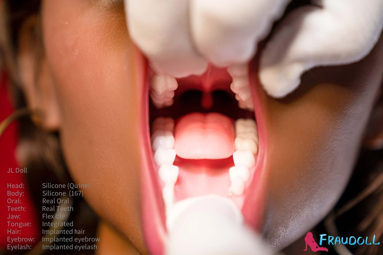 C-Cup Ebony sex puppe Quine