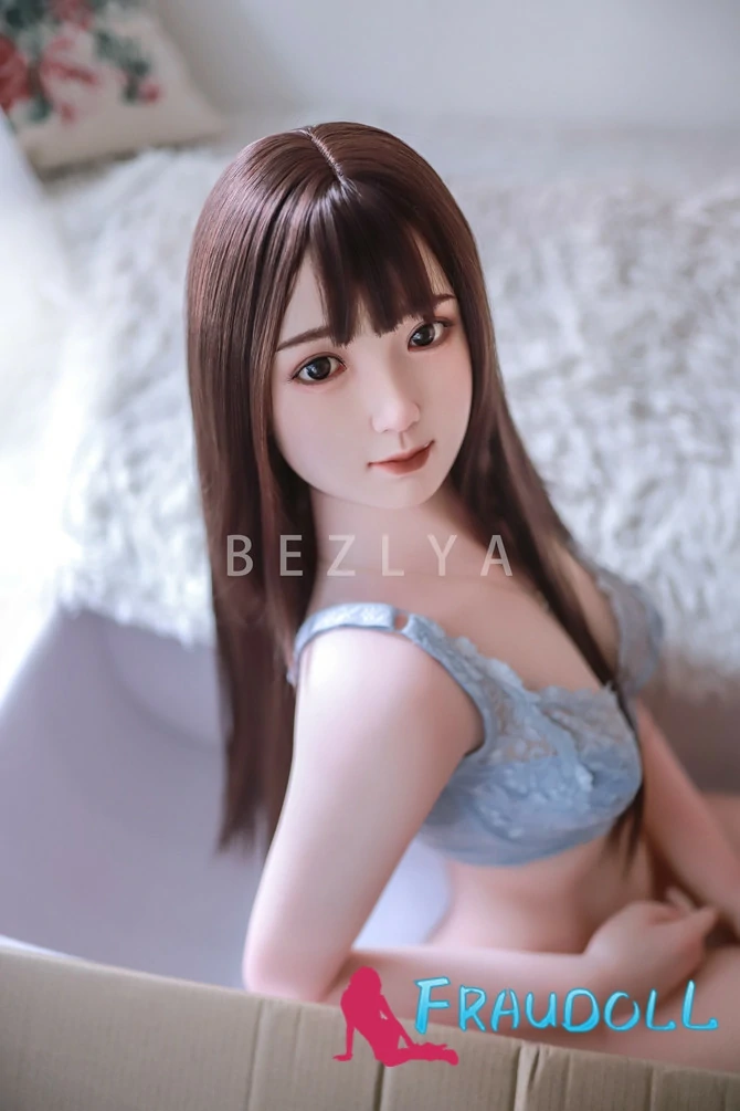 realistisch Bezlya Doll