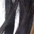 Schwarz Haar