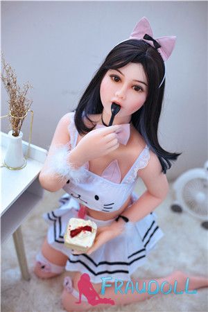 Kleine Sexpuppe 145CM