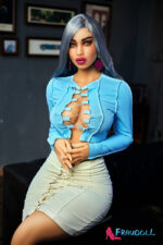 sex mit E-Cup sexpuppe