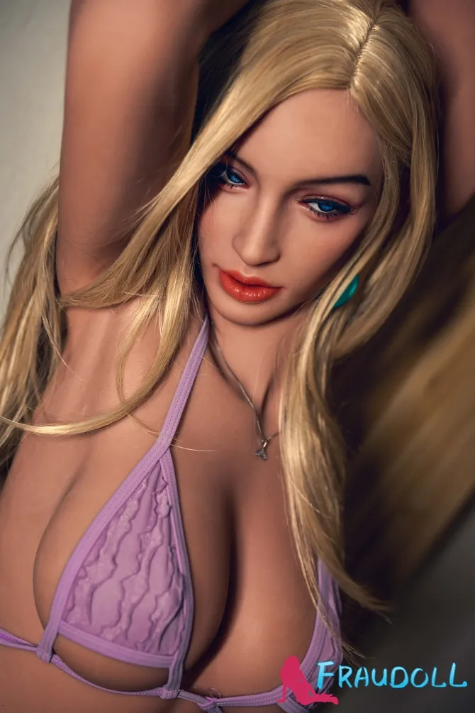 TPE doll sexe Xaveria